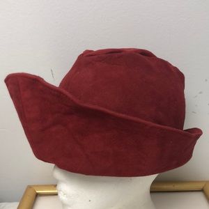 French Creek The cloche hat is a fitted, bell-shaped hat